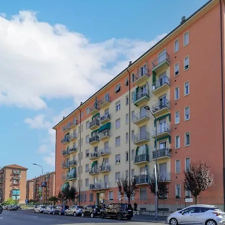 Xenia - 2 In Viale Suzzani 88 * Milano