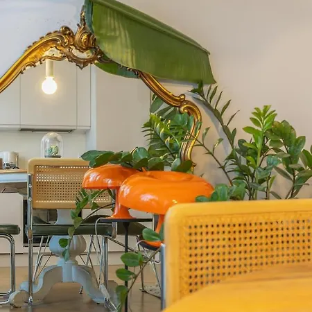 Jungle Hideaway - 2 Min To Metro For Duomo شقة *