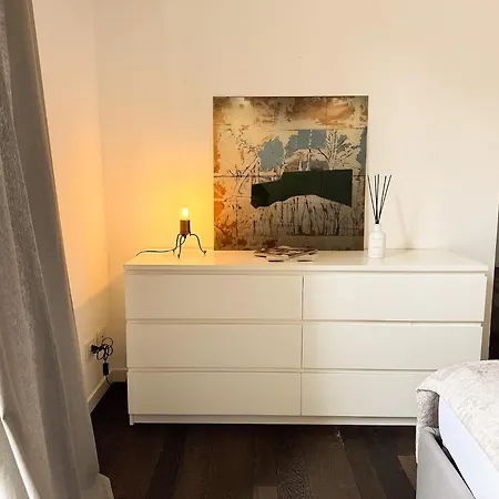Brera Sun Terrace, Light-filled 4th R Floor Gem *