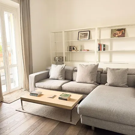 Brera Sun Terrace, Light-filled 4th R Floor Gem *
