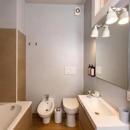 شقة Three Bedroom In Porta Venezia *