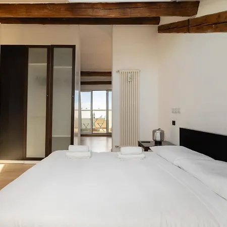 Apartamento Elegant Attic Loft W Privateterrace Ac & Fast Wifi Milão