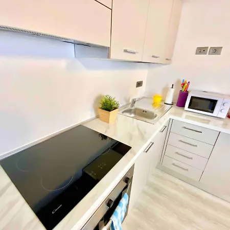 Loft In The Center - Metro - 12 Beds