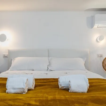 Loft Design With Mezzanine Near Metro Μιλάνο