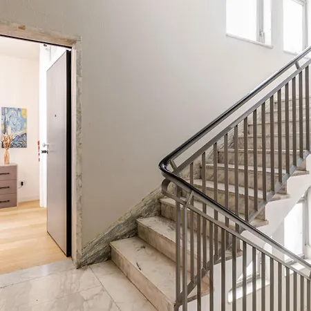 شقة - Two-bedroom Near Duomo *