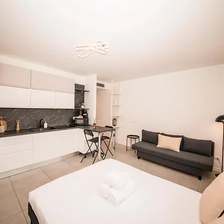 Ponti Cozy - Private Parking Available, Near Navigli, Romolo Metro And Duomo *
