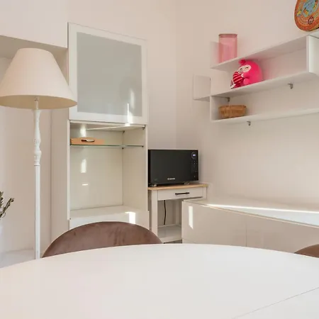 Apartman I-host - Stylish 1br Near Duomo & Navigli