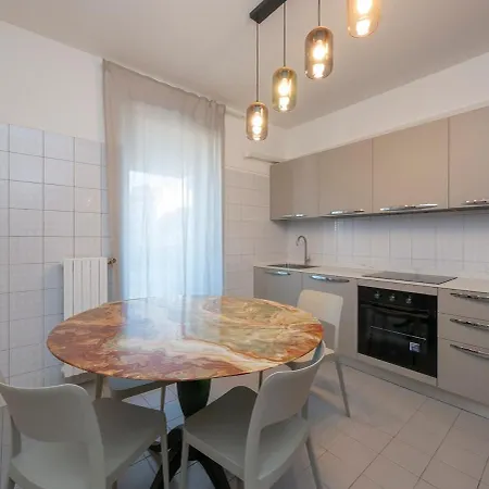Xenia - 4 In Via Cassano 14 Apartman *