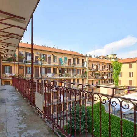 Apartamento Isola Milão