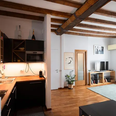 Διαμέρισμα Elegant Navigli View Loft *