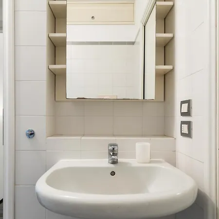 Salasco 40 - Trilocale In Porta Romana Con Garage Apartman *