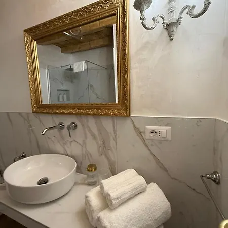 Апартаменты Exclusive In The Heart Of Милан