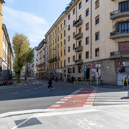 Duomo 15 Min Walk - Historic Center - 2 Bedrooms With Terrace Milano