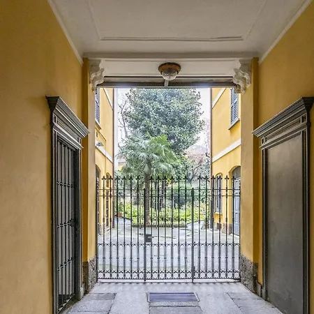 Downtown Luxury Sleeps 4, Crocetta, 8 Min From The Duomo * 밀라노
