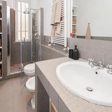In The Heart Of Milan, Just A Short Walk From The Duomo! * ميلان