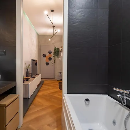 Xenia - Three-room In Via Laurana 5 *