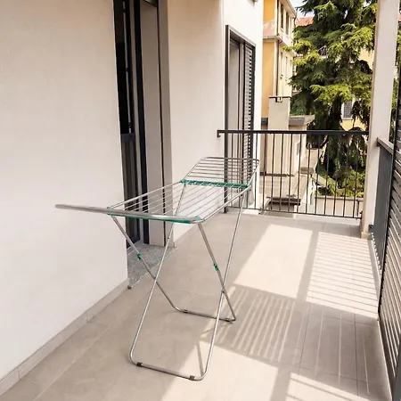 New Modern Flat 10 Min Duomo In A Quiet Area Apartamento