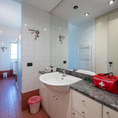 Xenia - 3 At Via Emanuele Kant 5 * Mediolan