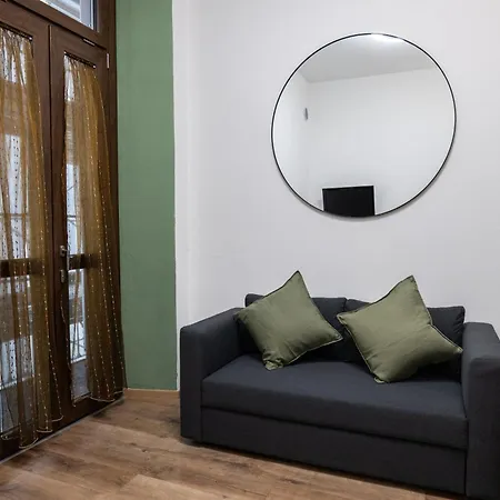 Emerald House - Station 700m Apartament *