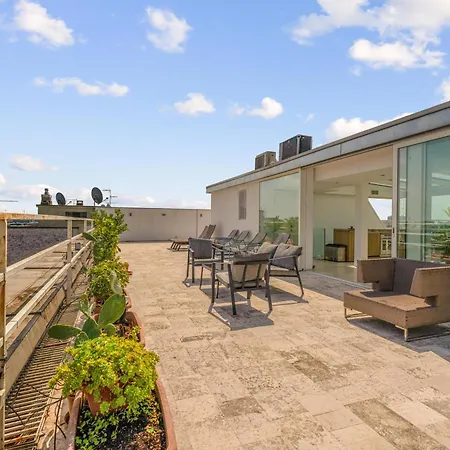 Luxury Skyline Penthouse شقة