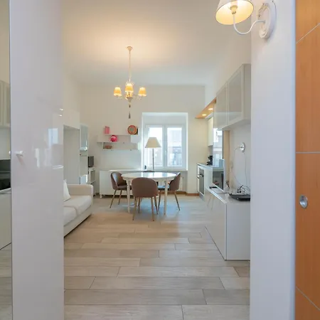 I-host - Stylish 1br Near Duomo & Navigli * Μιλάνο