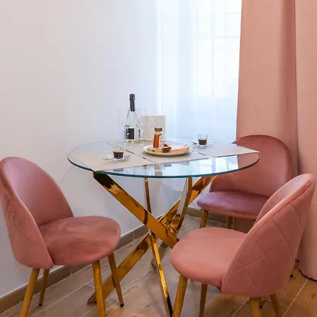 At 30 Viale Famagosta