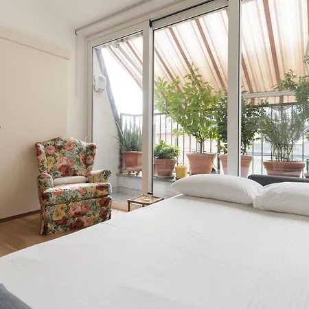Apartman Porta Romana - Ampio E Luminoso Quadrilocale