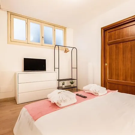 Apartman 7guest Duomo5min Walk-private Cinema Popcorn-castle 6min- Air Cond
