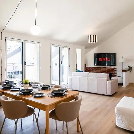 Luminoso Stazione M2 M3 Apartamento Milão