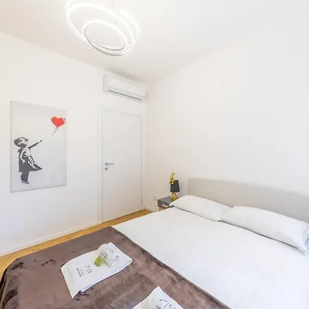 Appartamento Arco Della Pace, Luxury 1bedroom With Wifi *