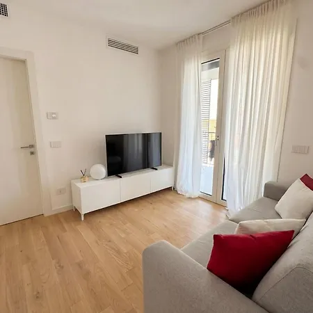 New Modern Flat 10 Min Duomo In A Quiet Area *