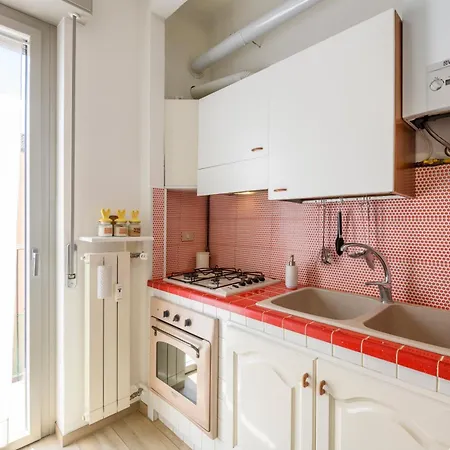 Via Cadibona, 10 - Living Apartamento Milão