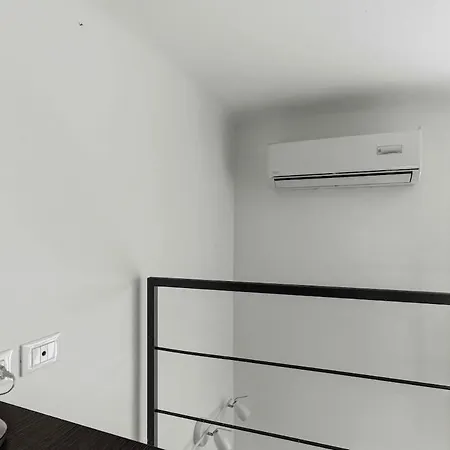 Elegant Loft Con Giardino In Citta - Scooter Park *