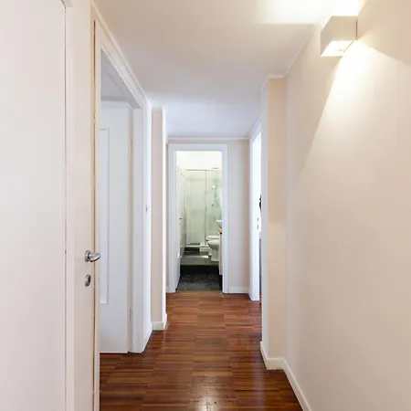 Spacious And Modern 3 Bedroom 2 Bathroom *