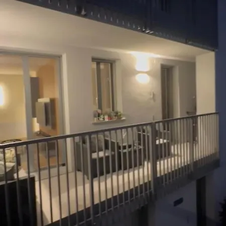 Stylish Modern 2-bedroom In Apartament