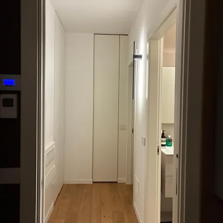 Apartman Stylish Modern 2-bedroom In