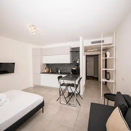 Ponti Cozy - Private Parking Available, Near Navigli, Romolo Metro And Duomo شقة *