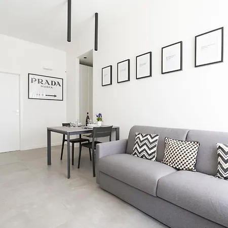 شقة Guesthost - Comfy Near Cenisio Mm5
