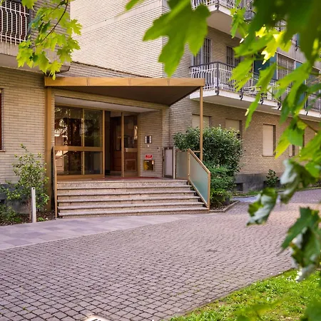 At 30 Viale Famagosta Apartman *