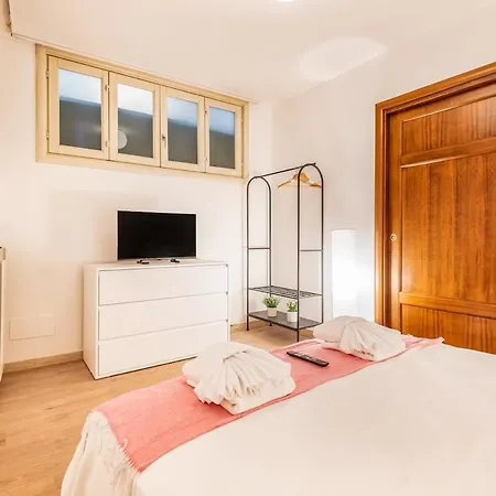 7guest Duomo5min Walk-private Cinema Popcorn-castle 6min- Air Cond Apartman *