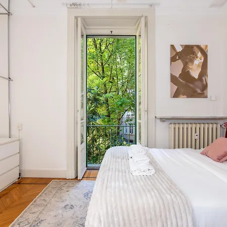 Stylish Flat On The Navigli For 6 Appartement Milaan