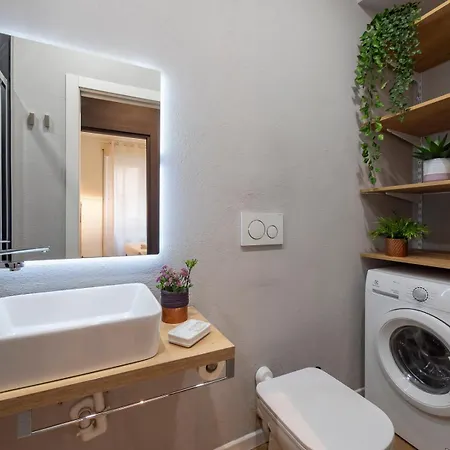 Xenia - Three-room In Via Laurana 5