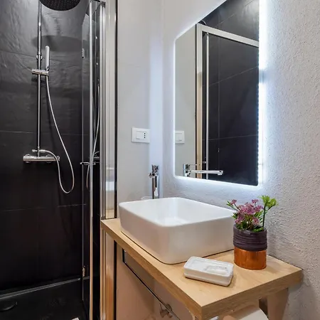 Xenia - Three-room In Via Laurana 5 * Milão