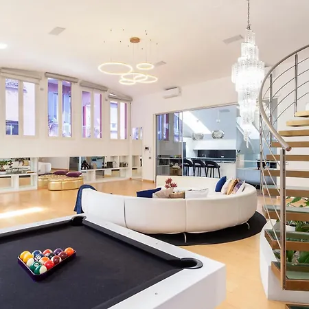 Pool & Billiard - Luxury Loft Di 400mq Con Cinema شقة *