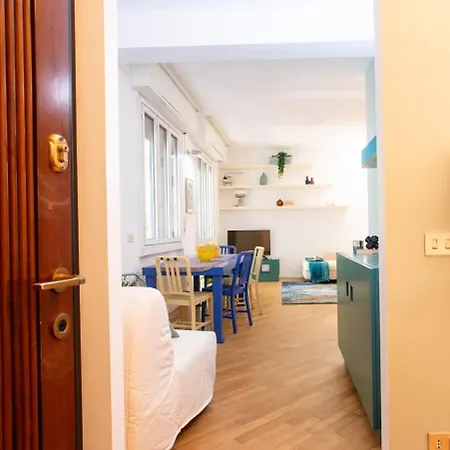 Elegant With Walk-in Closet - Long Apartamento