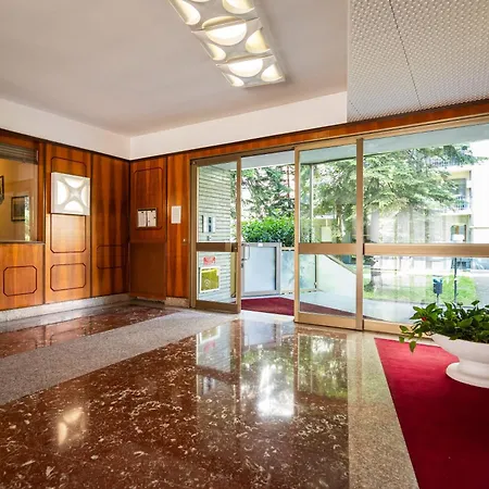 At 30 Viale Famagosta *