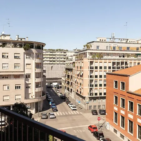 Διαμέρισμα Large Duplex With Private Terrace Gluck *