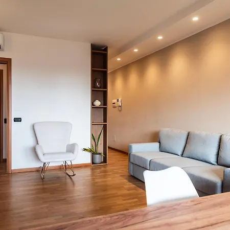 Youhosty - Forze Armate 250 Apartman *