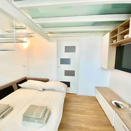 Loft In The Center - Metro - 12 Beds * Milano
