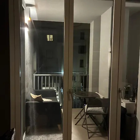 Stylish Modern 2-bedroom In *